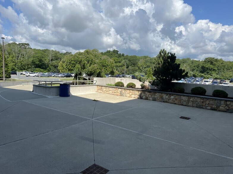 More Photos Of 200 Mill Rd, Fairhaven Medical For Lease