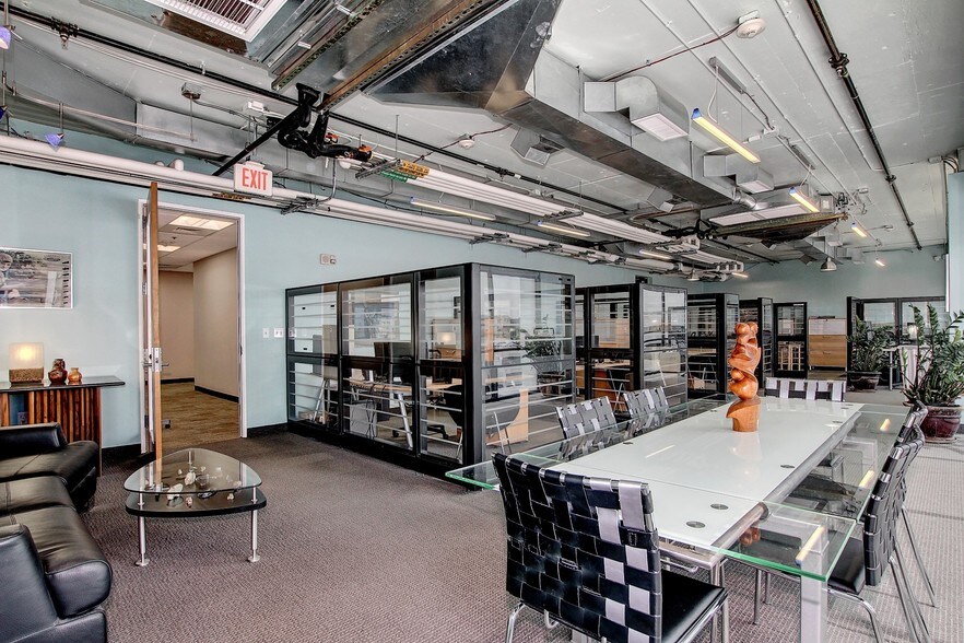 More Photos Of 3033 N Central Ave, Phoenix Office For Sale