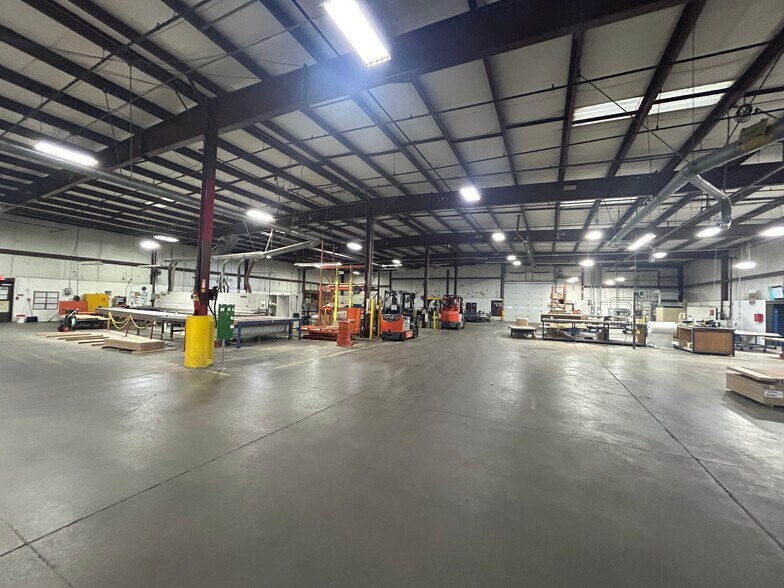 More Photos Of 606 Legion St, Bristol Industrial For Sale