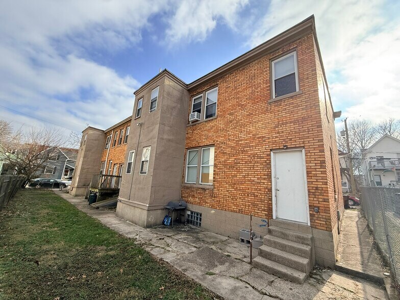 More Photos Of 1762 Cleveland Ave, Norwood Apartments For Sale