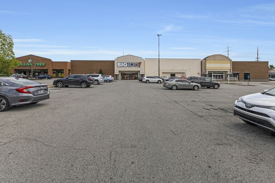 More Photos Of 5560 Nolensville Pike, Nashville Department Store For Lease