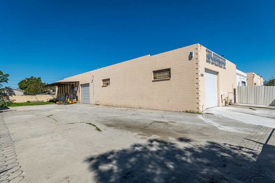 More Photos Of 11245 Vinedale St, Sun Valley Warehouse For Sale