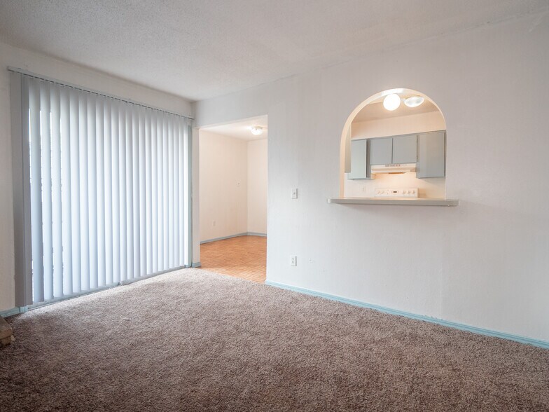 More Photos Of 5924 NW 10th St, Oklahoma City Apartments For Sale