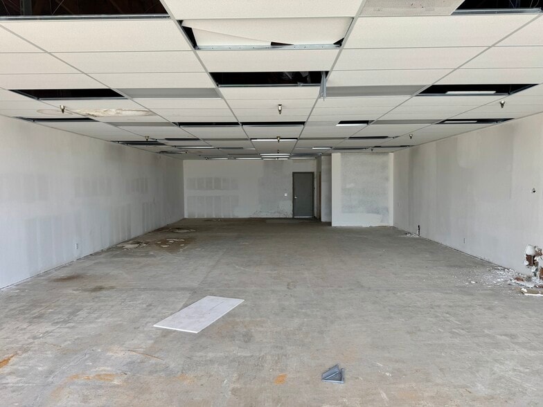 More Photos Of 2631-2675 E Vineyard Ave, Oxnard Unknown For Lease