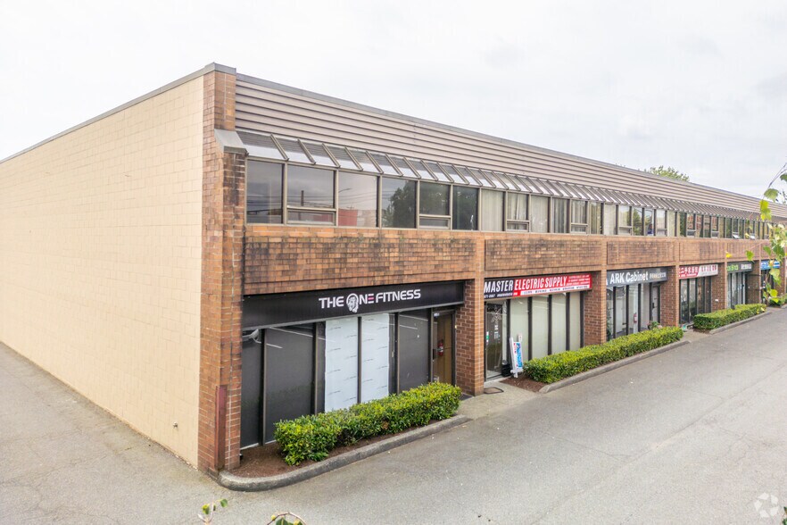 Primary Photo Of 11600 Bridgeport Rd, Richmond Showroom For Lease