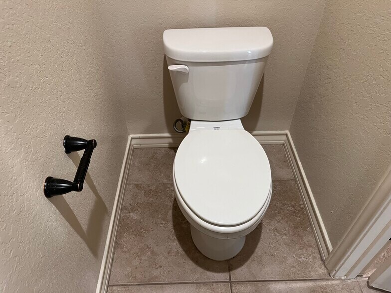 More Photos Of 7014 Donovan Way, San Antonio Apartments For Sale