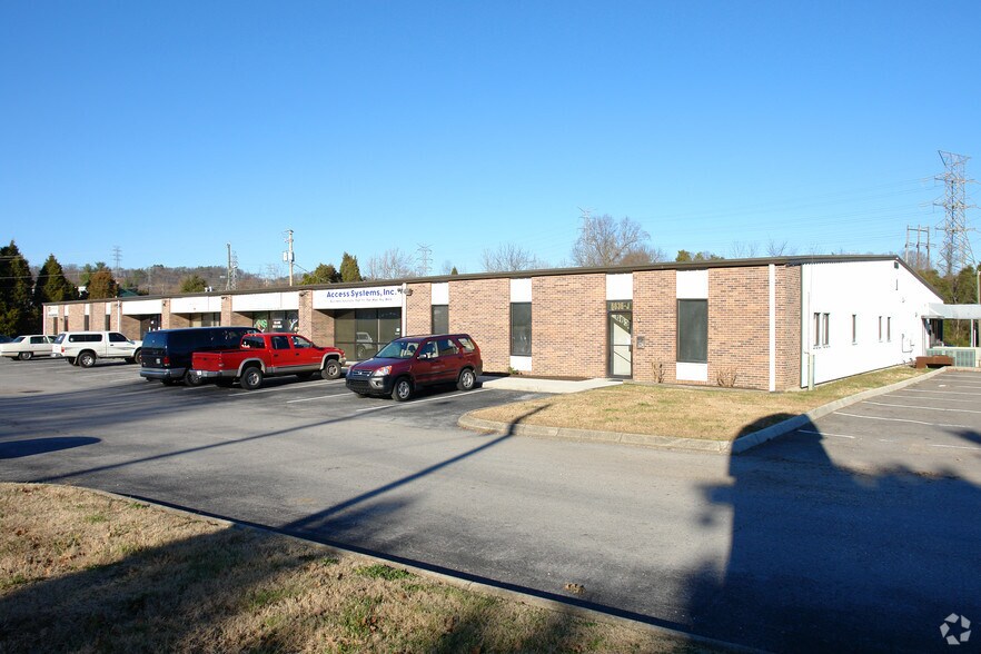 More Photos Of 6636 Central Ave Pike, Knoxville Light Distribution For Lease
