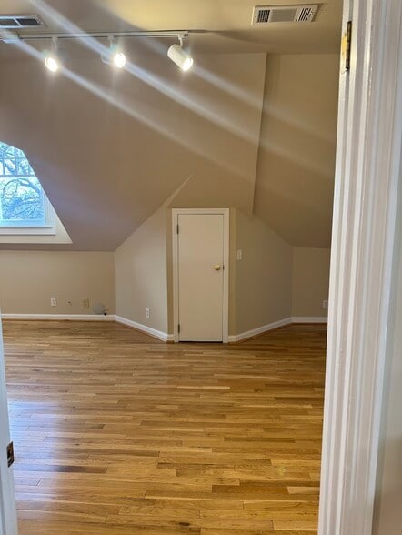 More Photos Of 143 4th Ave N, Franklin Loft Creative Space For Lease