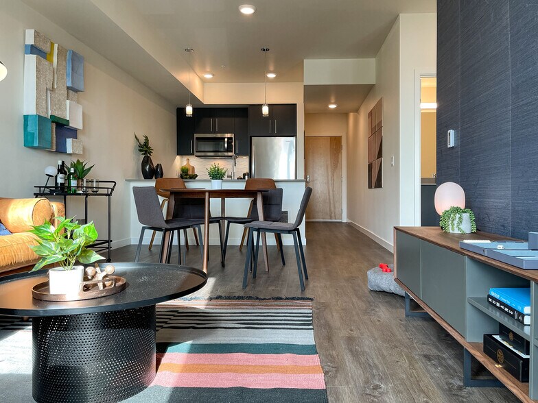 More Photos Of 11811-11821 NE 128th St, Kirkland Multifamily For Sale