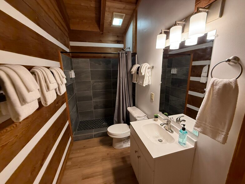 More Photos Of 1105 Fall Creek Rd, Purlear Specialty For Sale