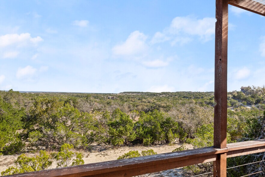 More Photos Of 530 Pioneer Trl, Dripping Springs Specialty For Sale