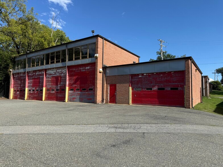 More Photos Of 615R Kenhorst Blvd, Reading Industrial For Lease