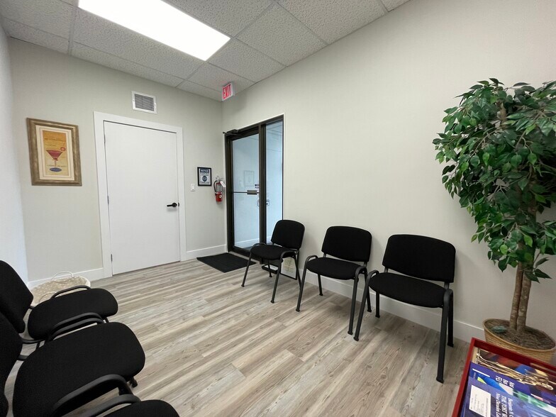 More Photos Of 4624 Hollywood Blvd, Hollywood Coworking Space