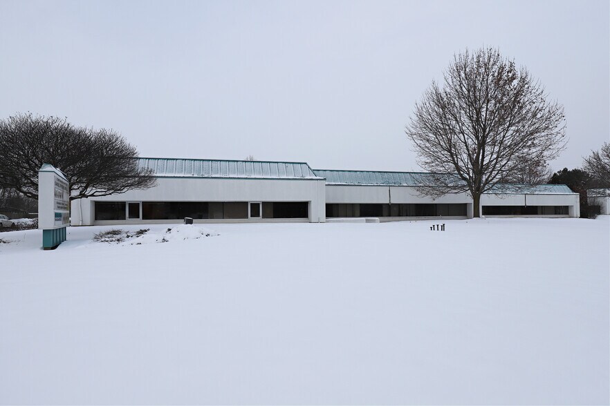 More Photos Of G4007 W Court St, Flint Medical For Sale