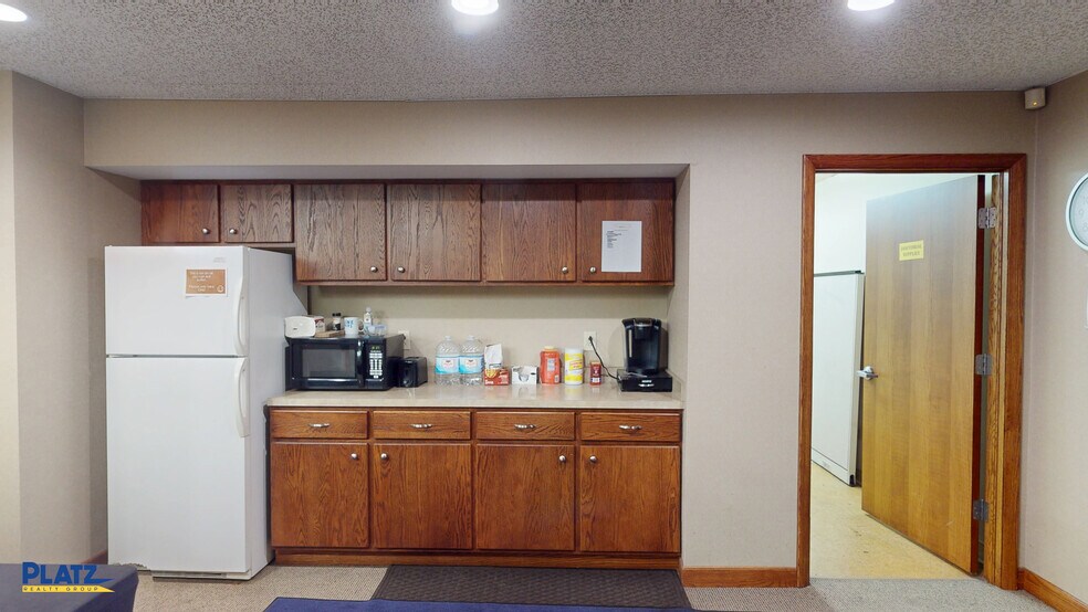 More Photos Of 1372 Youngstown Kingsville Rd SE, Vienna Office For Lease