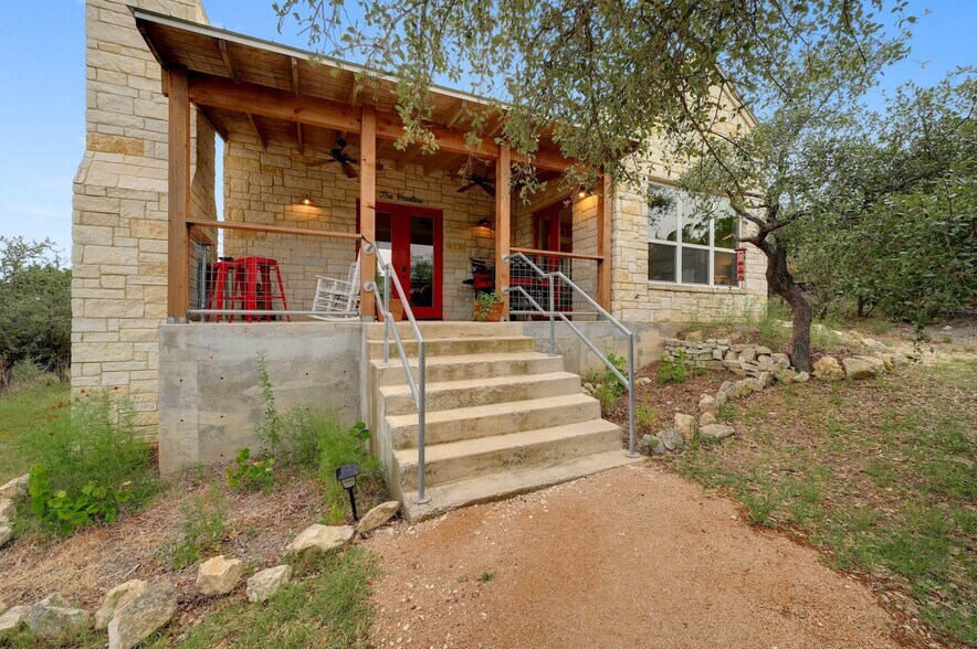 More Photos Of 7400 McGregor Ln, Dripping Springs Hotel For Sale
