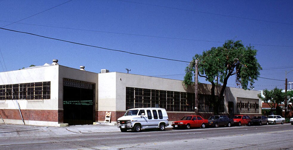 More Photos Of 2600 E 8th St, Los Angeles Manufacturing For Lease