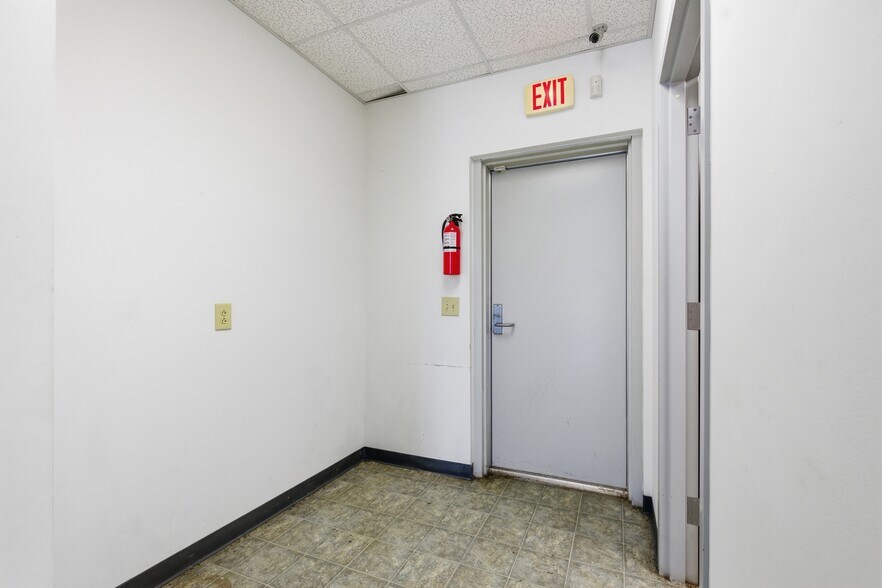 More Photos Of 148-156 W Tugalo St, Toccoa Office For Lease