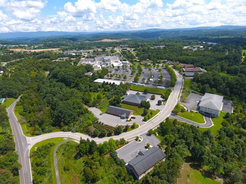 More Photos Of 829 Davis St, Blacksburg Medical For Sale