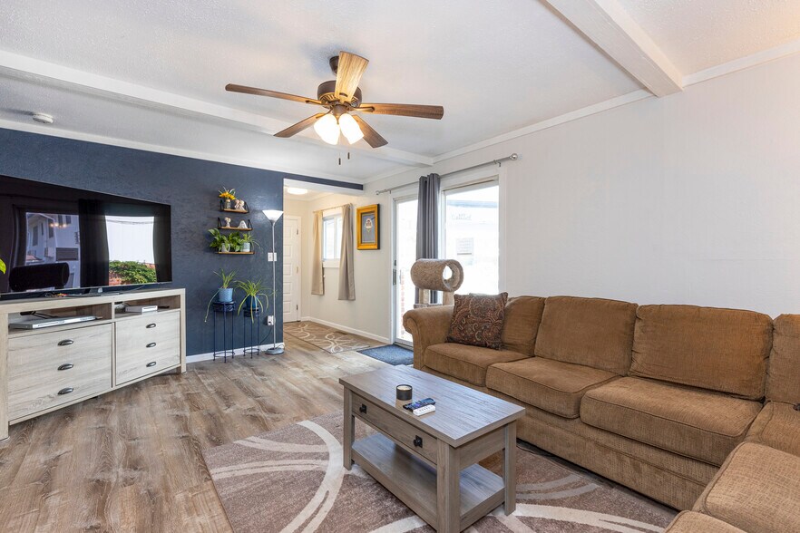 More Photos Of 6100 M-68 Hwy, Indian River Hotel For Sale