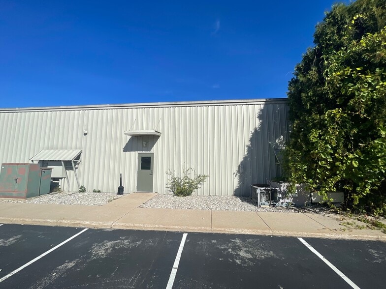 More Photos Of 2291 Traversefield Dr, Traverse City Manufacturing For Lease