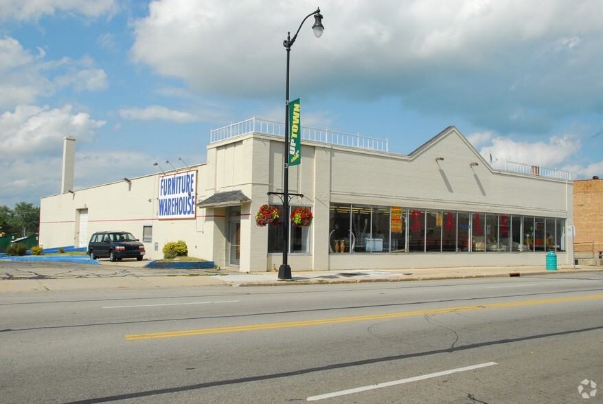 Primary Photo Of 1610 Washington Ave, Racine Freestanding For Lease