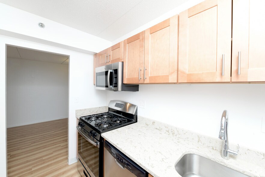 More Photos Of 1371 Beacon St, Brookline Apartments For Lease