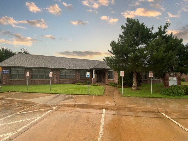 Primary Photo Of 416 W 15th St, Edmond Medical For Sale