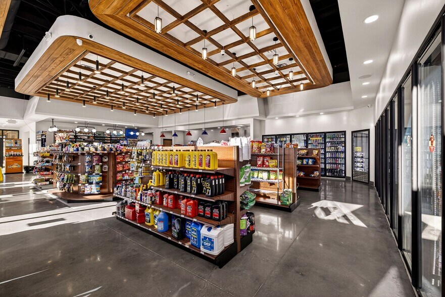 More Photos Of 5652 Ogeechee Rd, Savannah General Retail For Lease