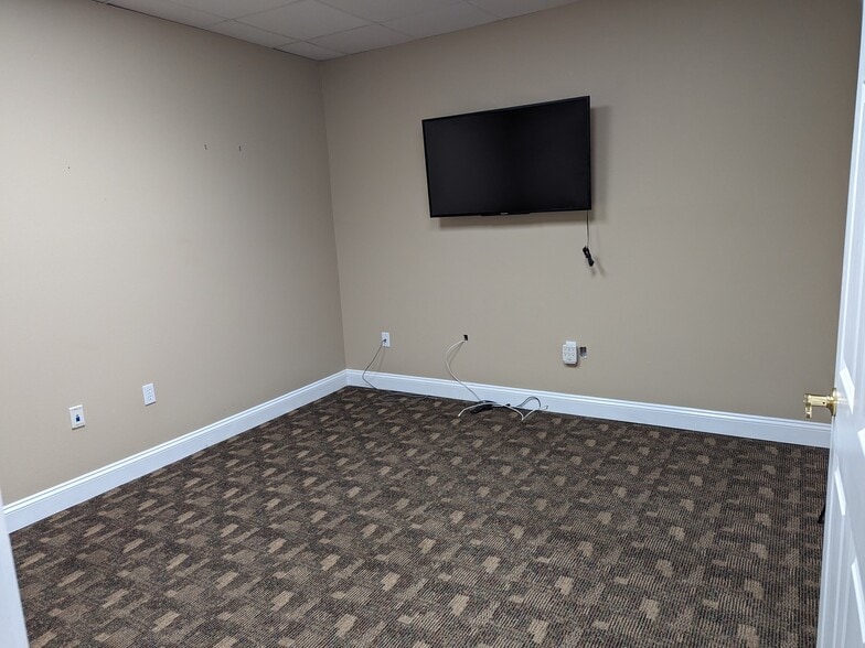 More Photos Of 2104 Delta Way, Tallahassee Office For Sale