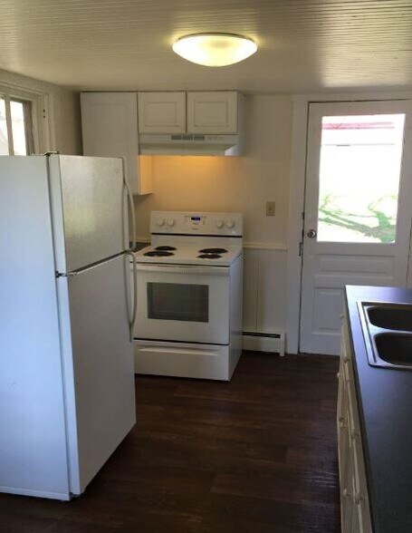 More Photos Of 214 W High St, Manheim Multifamily For Sale