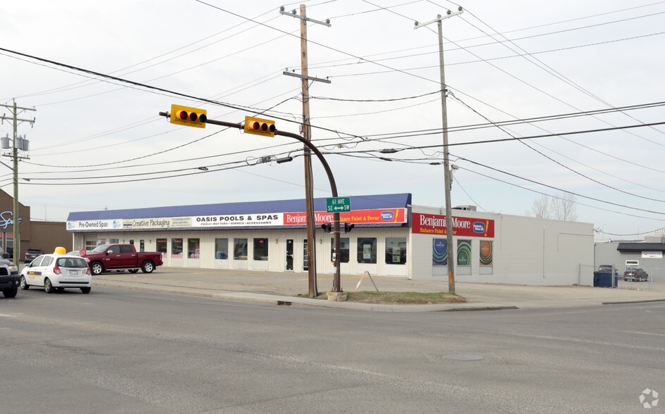 More Photos Of 6101-6107 Centre St SW, Calgary Showroom For Lease