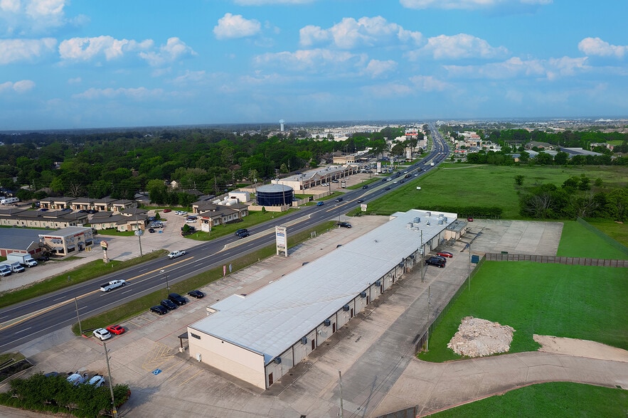 More Photos Of 4700-4750 Fm-2920, Spring Unknown For Lease