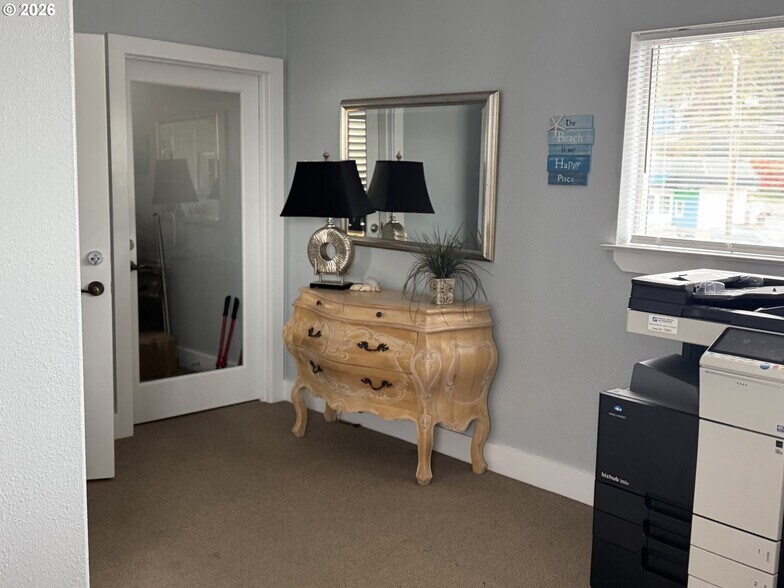 More Photos Of 937 Chetco Ave, Brookings Office Residential For Sale