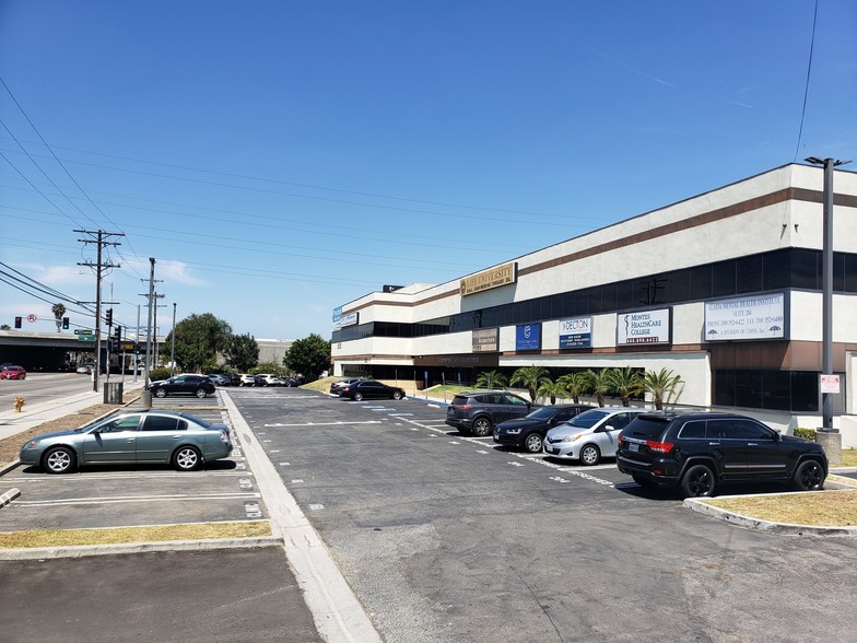 More Photos Of 555 W Redondo Beach Blvd, Gardena Office For Lease