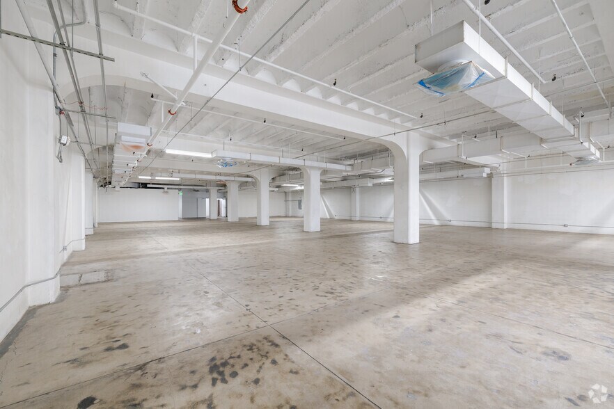 More Photos Of 737 S Broadway, Los Angeles Loft Creative Space For Sale
