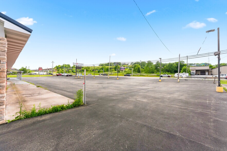 More Photos Of 600 Pittsburgh Rd, Uniontown Auto Dealership For Sale