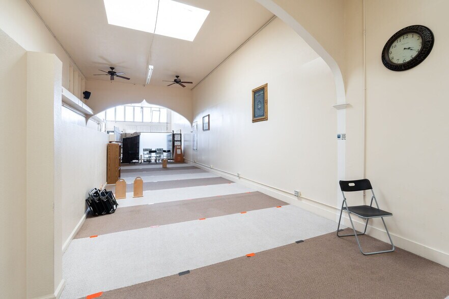 More Photos Of 4820 International Blvd, Oakland Storefront For Lease