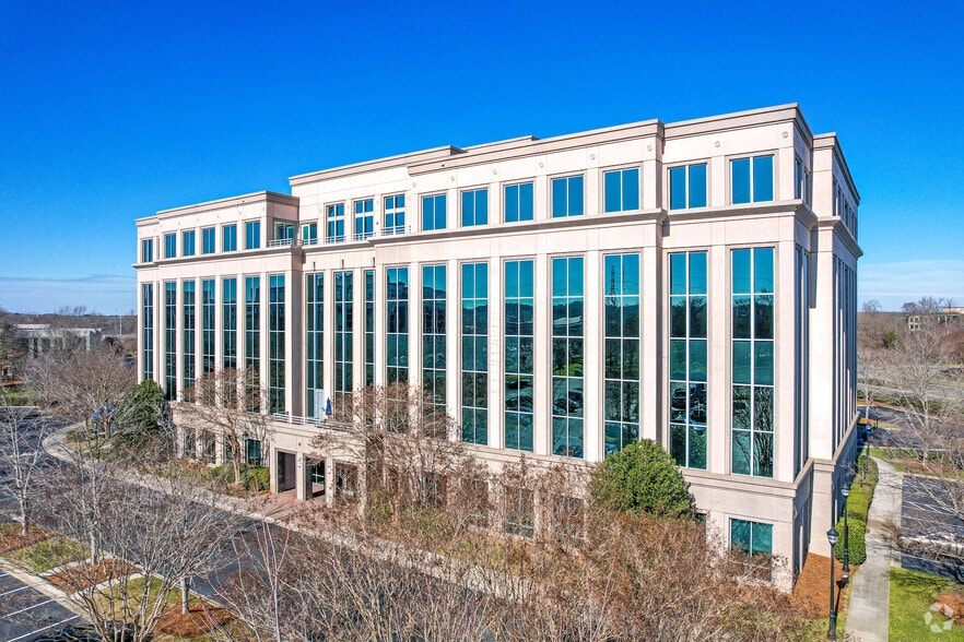 More Photos Of 13860 Ballantyne Corporate Pl, Charlotte Office For Lease