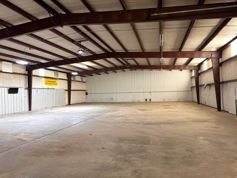 More Photos Of 11607 Highway 87, Lubbock Warehouse For Sale