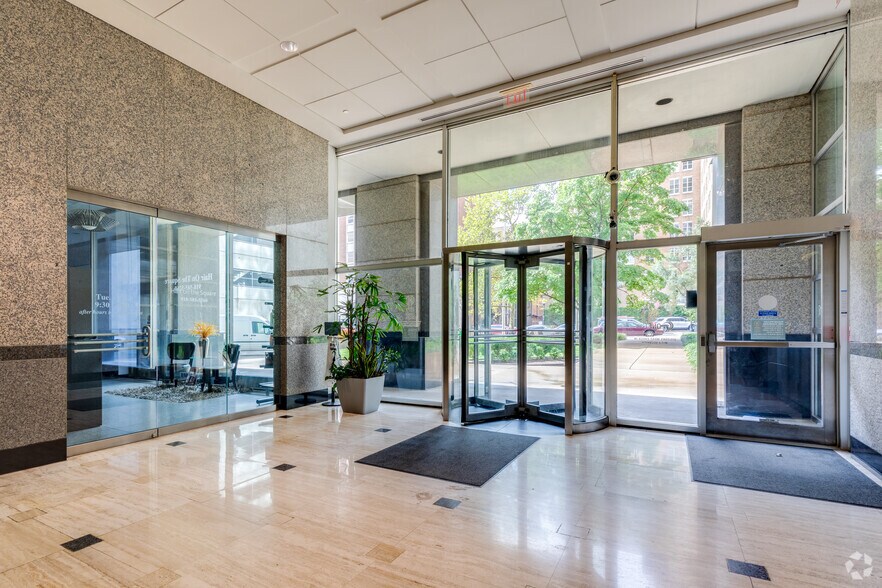 More Photos Of 15 E 5th St, Tulsa Office For Lease