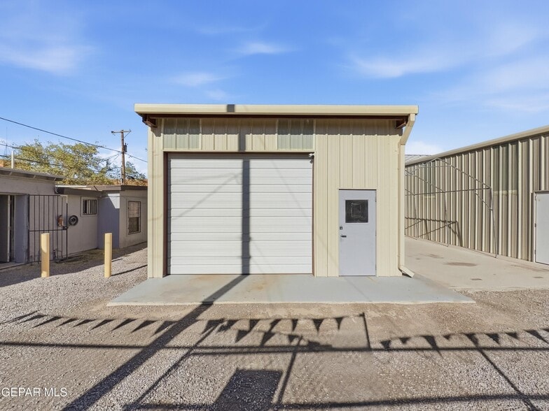 More Photos Of 2201 Texas Ave, El Paso Warehouse For Sale