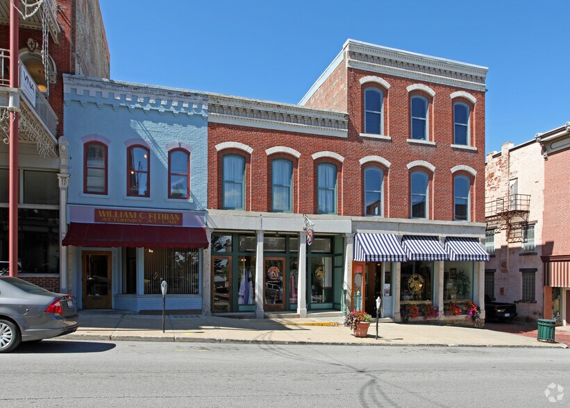 Primary Photo Of 113 N Main St, Mansfield Storefront Retail Office For Lease
