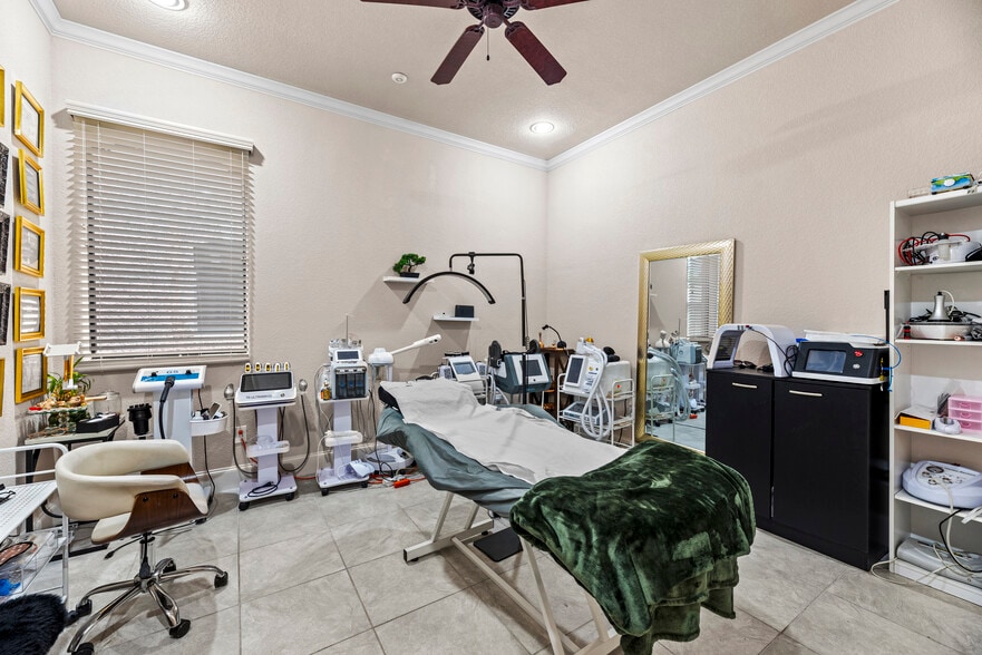 More Photos Of 1840 Snake River Rd, Katy Medical For Sale