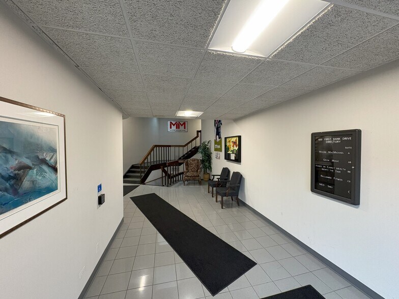 More Photos Of 600 N First Bank Dr, Palatine Office For Lease