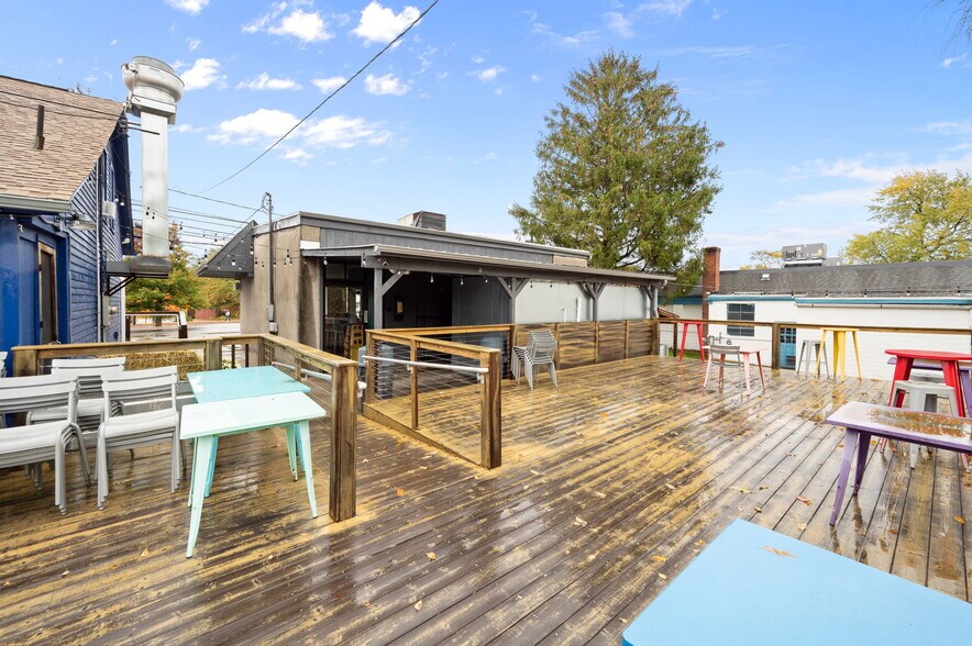 More Photos Of 17 S Main St, Brooklyn Freestanding For Sale