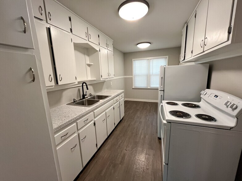 More Photos Of 2302 S Broadview St, Wichita Apartments For Sale