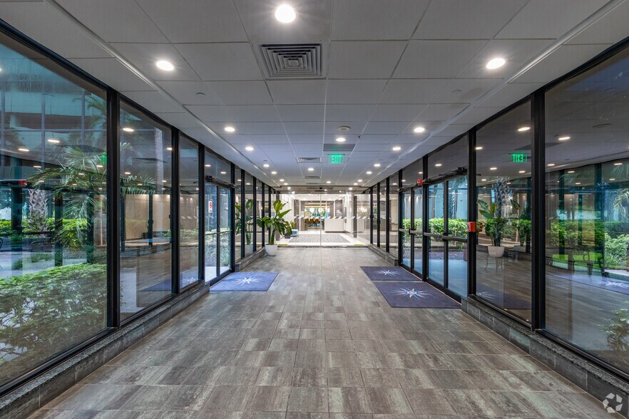 More Photos Of 2400 E Commercial Blvd, Fort Lauderdale Office For Lease