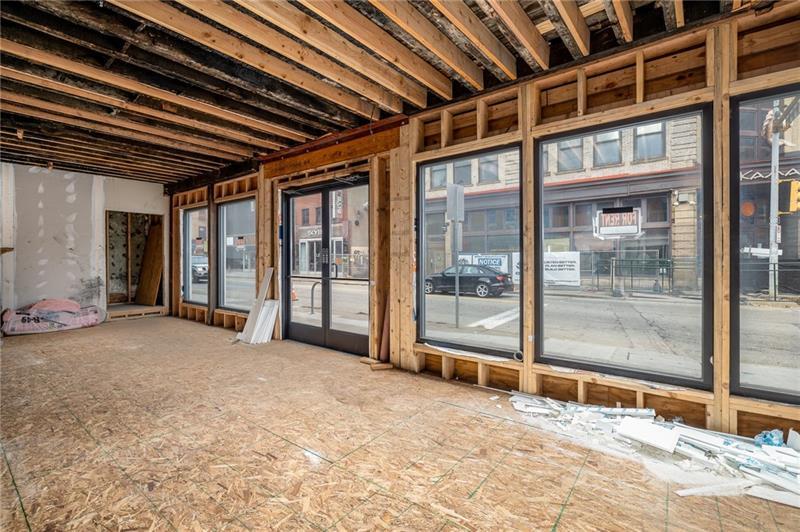 More Photos Of 1610 E Carson St, Pittsburgh Storefront Retail Office For Lease