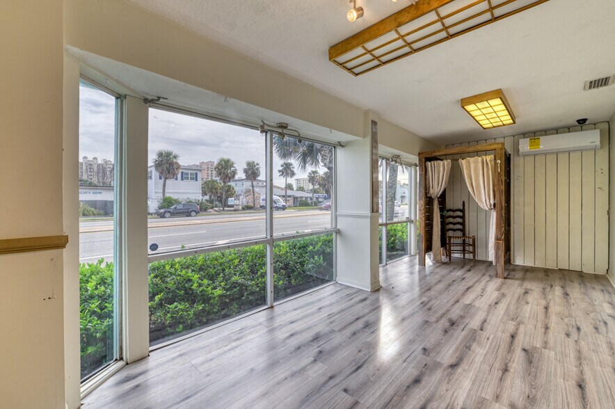 More Photos Of 1328 3rd St N, Jacksonville Beach Office For Lease